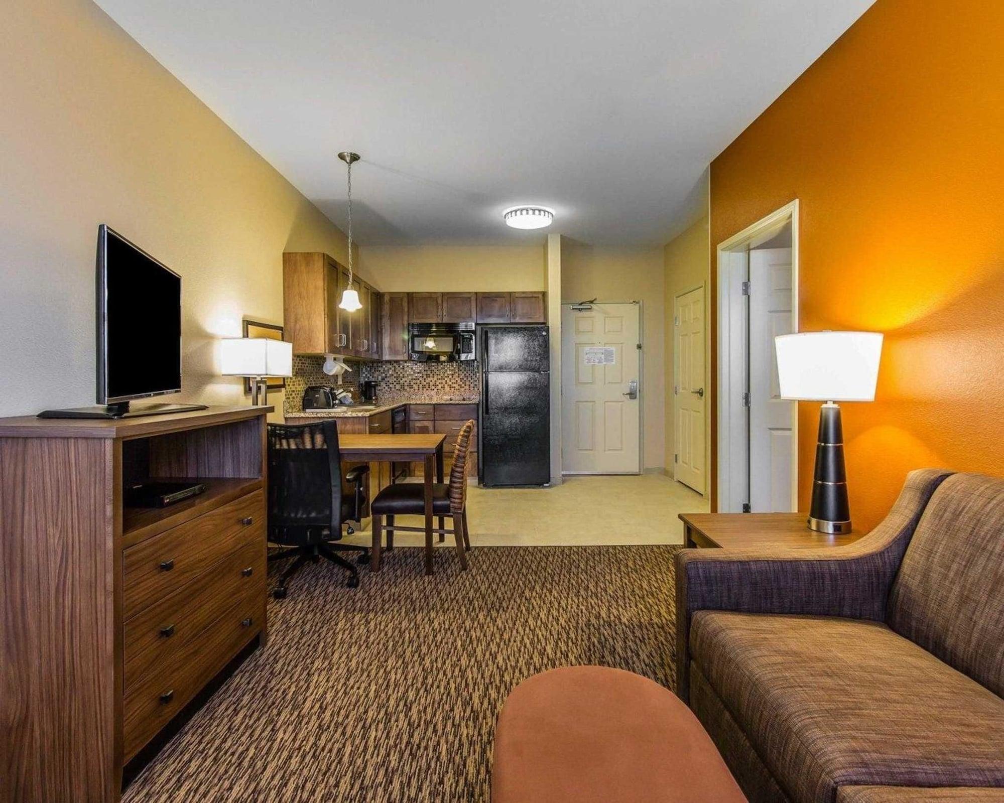 Mainstay Suites Watford City - Event Center Exterior photo