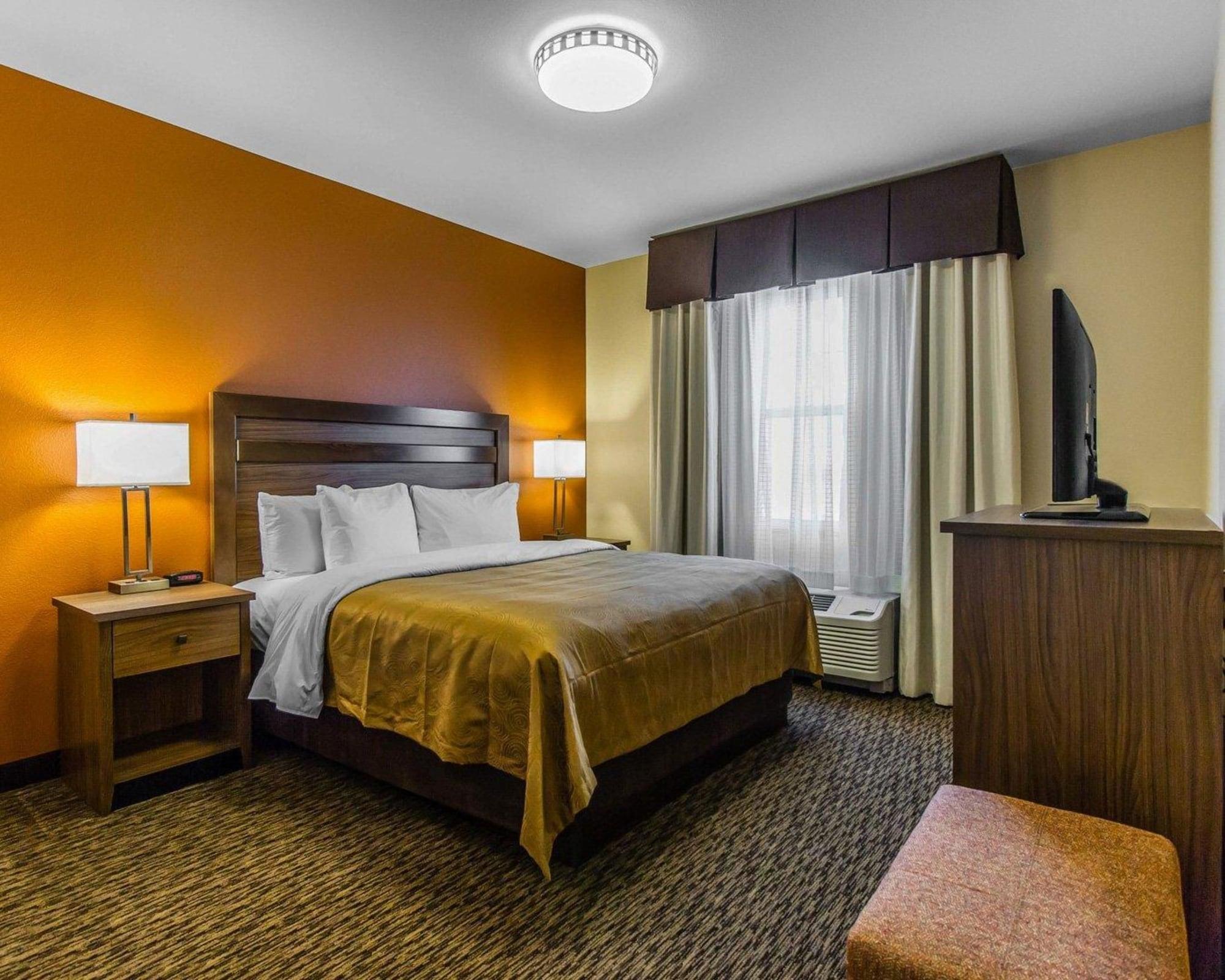 Mainstay Suites Watford City - Event Center Exterior photo