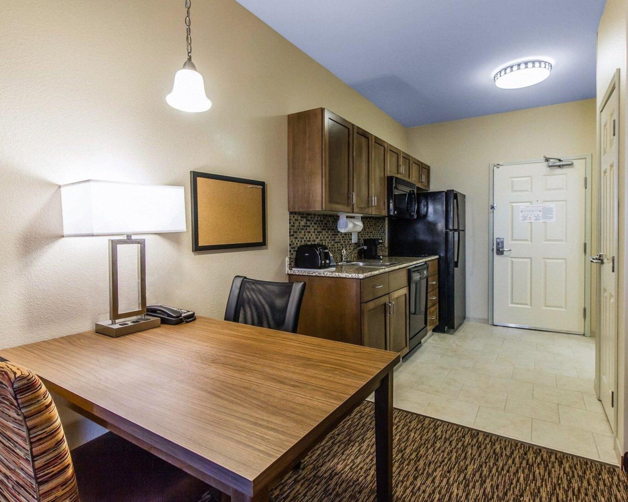 Mainstay Suites Watford City - Event Center Exterior photo