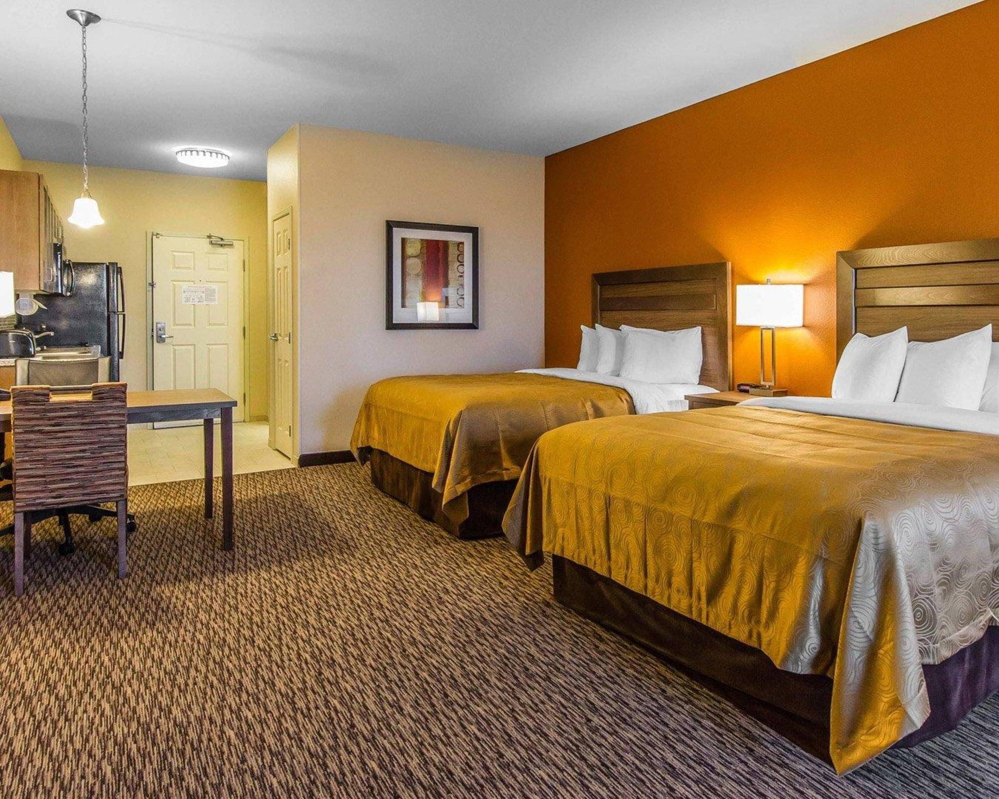 Mainstay Suites Watford City - Event Center Exterior photo