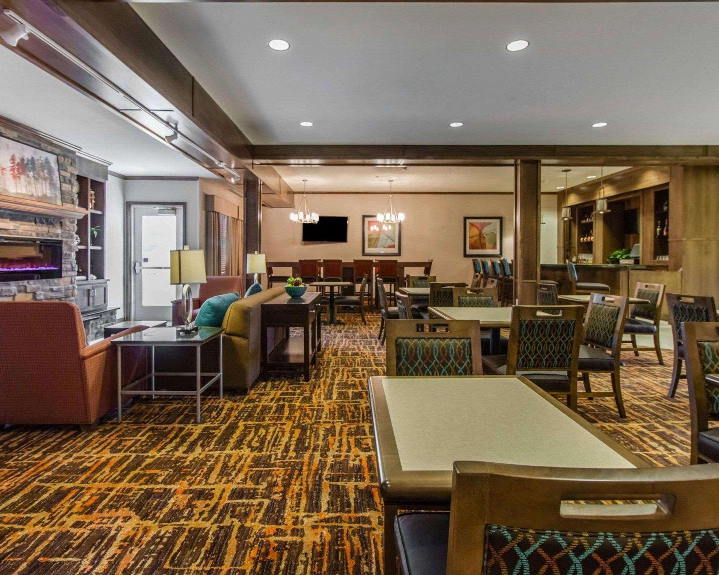 Mainstay Suites Watford City - Event Center Exterior photo